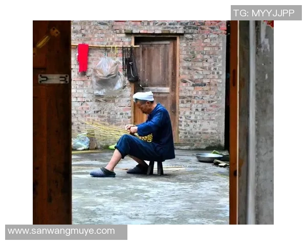 在繁忙大街上偶遇足球明星的奇妙瞬间与难忘回忆